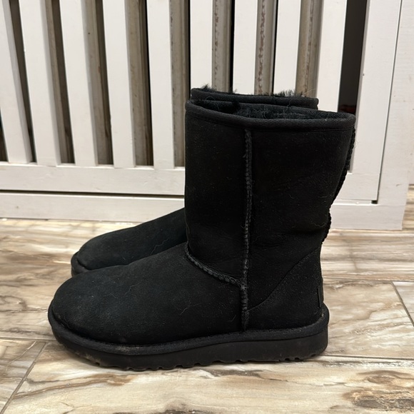 Ugg Boots - Picture 4 of 6